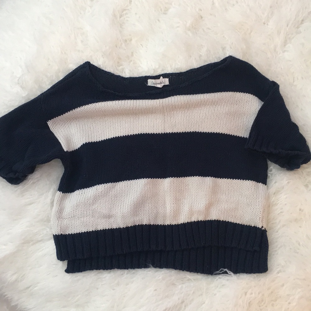 Navy blue and white short sleeved sweater